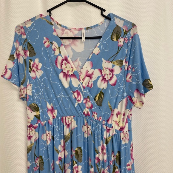 Long maxi summer dress. - Picture 2 of 2